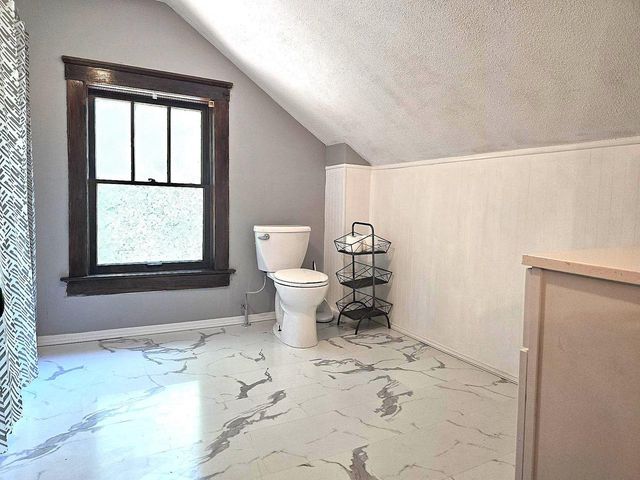 2467 S Riverside Drive, Beloit, WI 53511