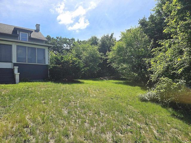 2467 S Riverside Drive, Beloit, WI 53511
