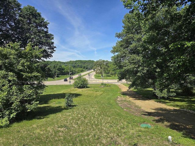 2467 S Riverside Drive, Beloit, WI 53511