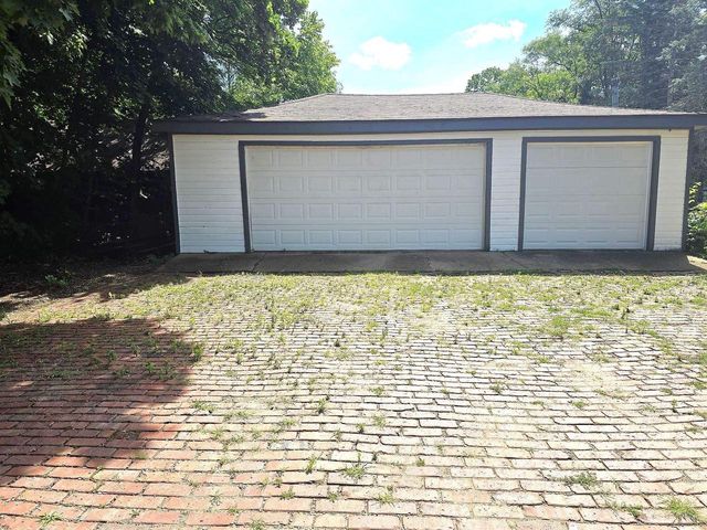 2467 S Riverside Drive, Beloit, WI 53511