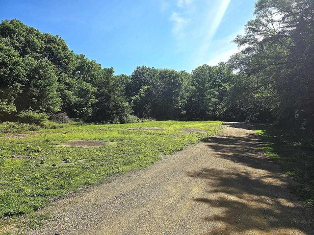 2467 S Riverside Drive, Beloit, WI 53511
