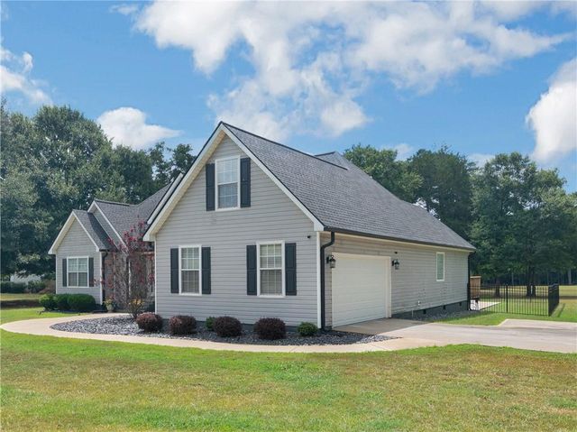 420 Colvin Drive, Locust Grove, GA 30248