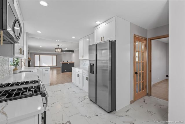 9733 S Springfield Avenue, Evergreen Park, IL 60805