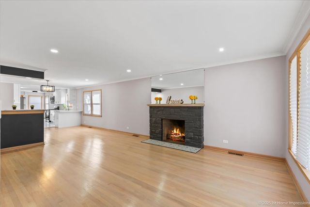 9733 S Springfield Avenue, Evergreen Park, IL 60805