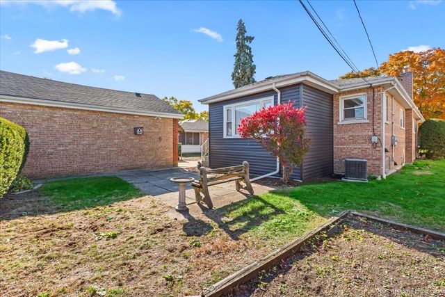 9733 S Springfield Avenue, Evergreen Park, IL 60805