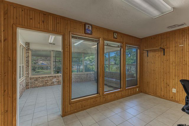 3863 Lamb Drive, Tyler, TX 75709