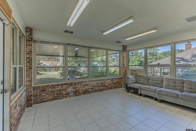 3863 Lamb Drive, Tyler, TX 75709