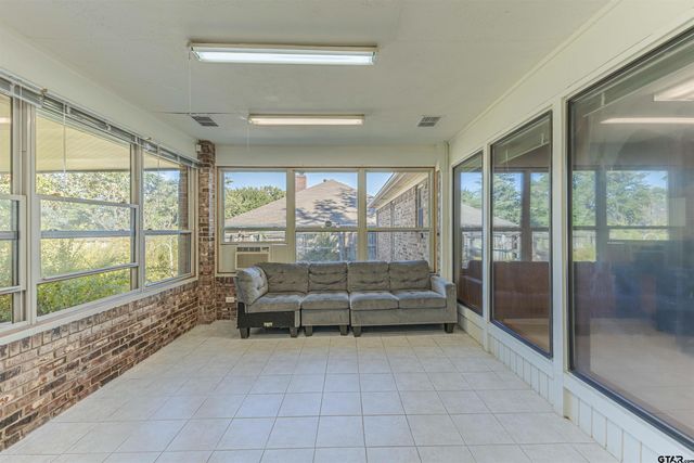 3863 Lamb Drive, Tyler, TX 75709