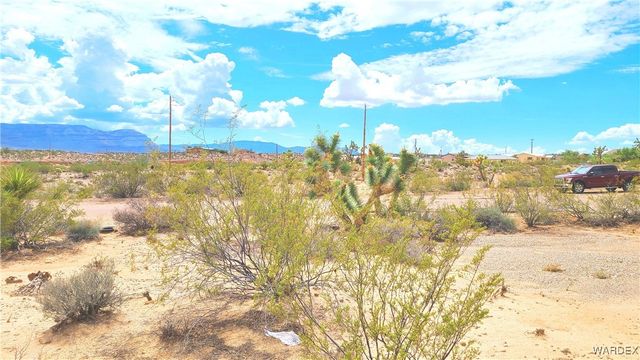 765 E Bishop Drive, Meadview, AZ 86444