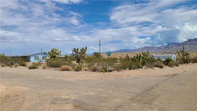 765 E Bishop Drive, Meadview, AZ 86444