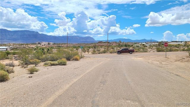 765 E Bishop Drive, Meadview, AZ 86444