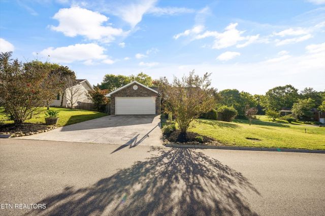 1006 Stones Throw Lane, Sevierville, TN 37876