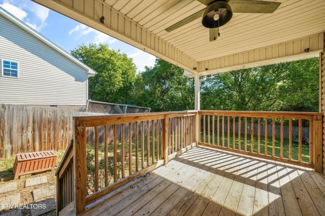 1006 Stones Throw Lane, Sevierville, TN 37876
