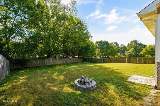 1006 Stones Throw Lane, Sevierville, TN 37876