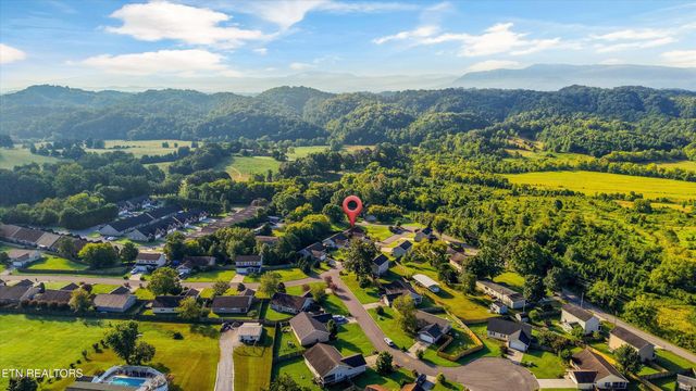 1006 Stones Throw Lane, Sevierville, TN 37876