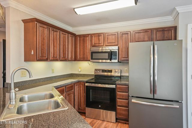 1006 Stones Throw Lane, Sevierville, TN 37876