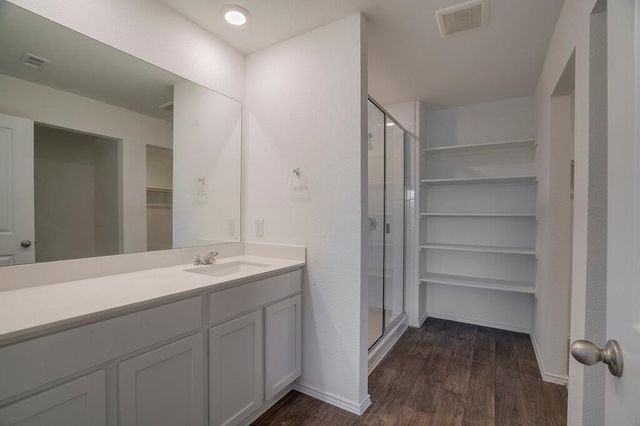 12317 Silversmith LN, Mustang Ridge, TX 78610