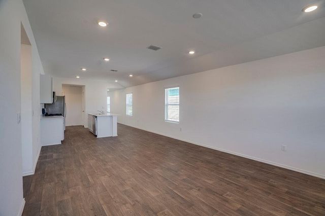 12317 Silversmith LN, Mustang Ridge, TX 78610
