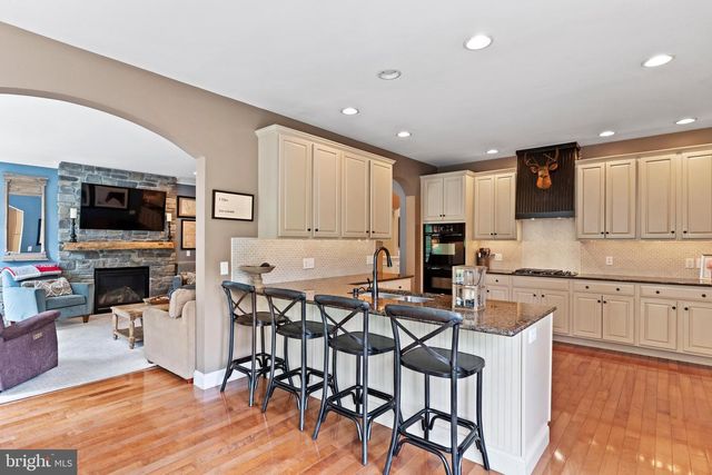 2425 HUME LN, Enola, PA 17025