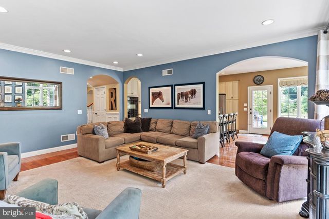 2425 HUME LN, Enola, PA 17025