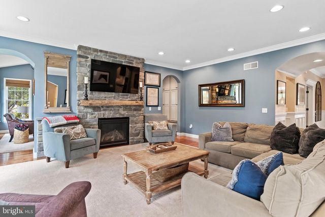 2425 HUME LN, Enola, PA 17025