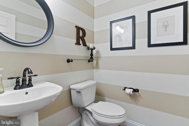 2425 HUME LN, Enola, PA 17025