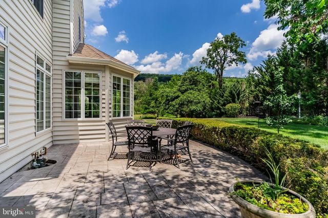 2425 HUME LN, Enola, PA 17025