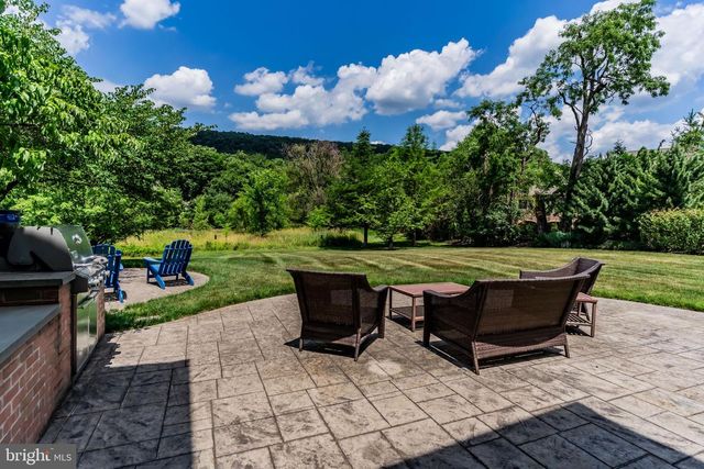 2425 HUME LN, Enola, PA 17025