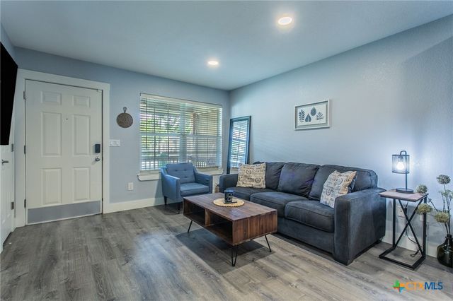 615 E 9th Avenue, Belton, TX 76513