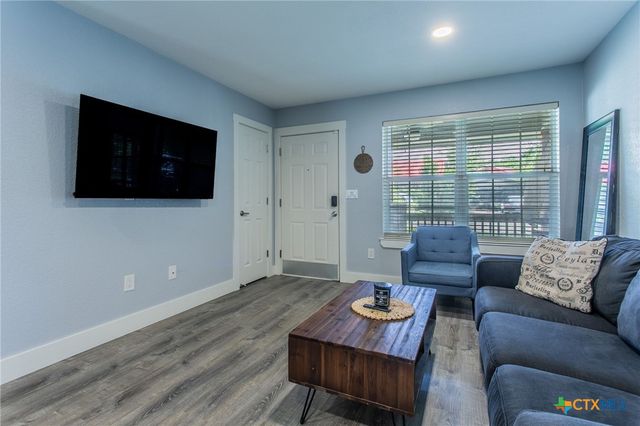 615 E 9th Avenue, Belton, TX 76513