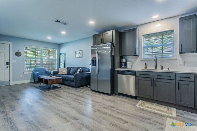 615 E 9th Avenue, Belton, TX 76513