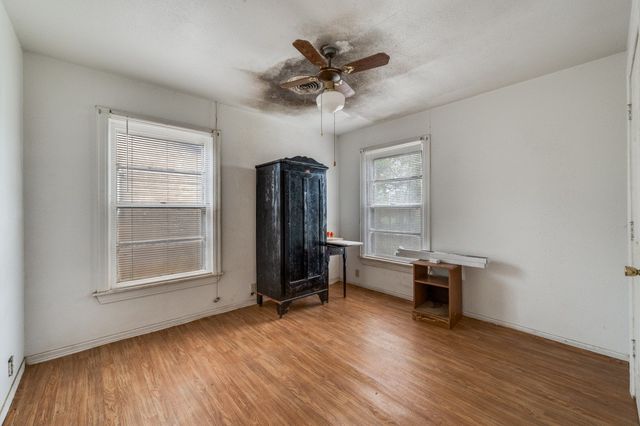 932 Moss Street, Gainesville, TX 76240