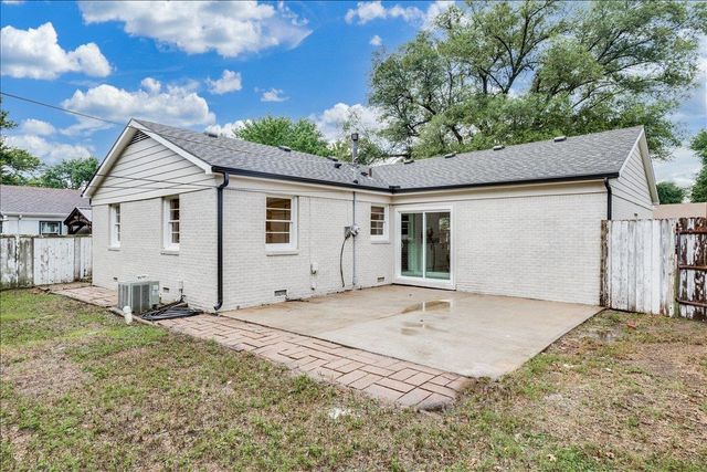 1238 N Derby Ave, Derby, KS 67037