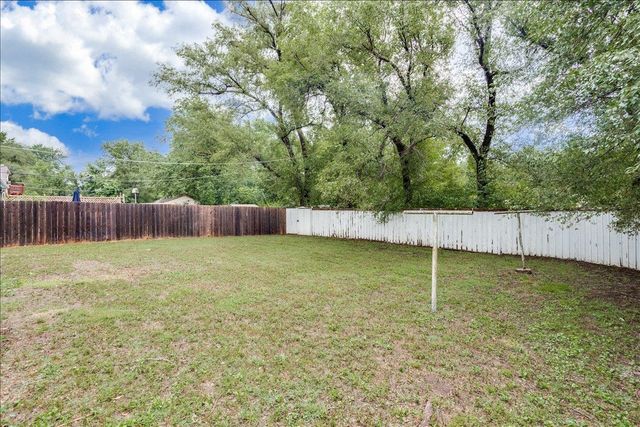 1238 N Derby Ave, Derby, KS 67037