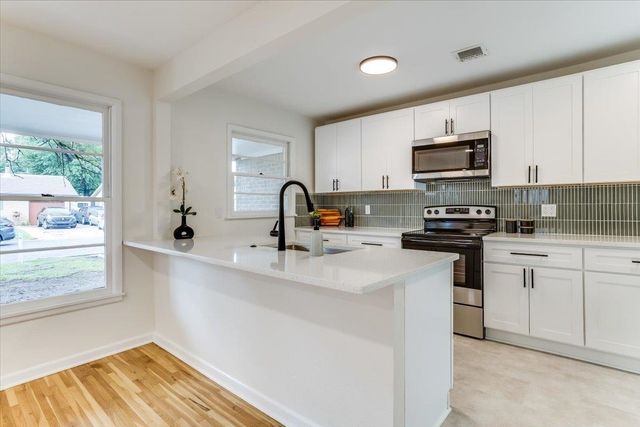 1238 N Derby Ave, Derby, KS 67037