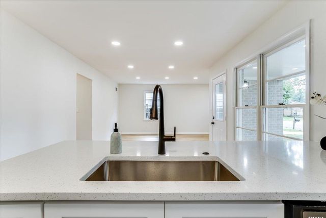 1238 N Derby Ave, Derby, KS 67037