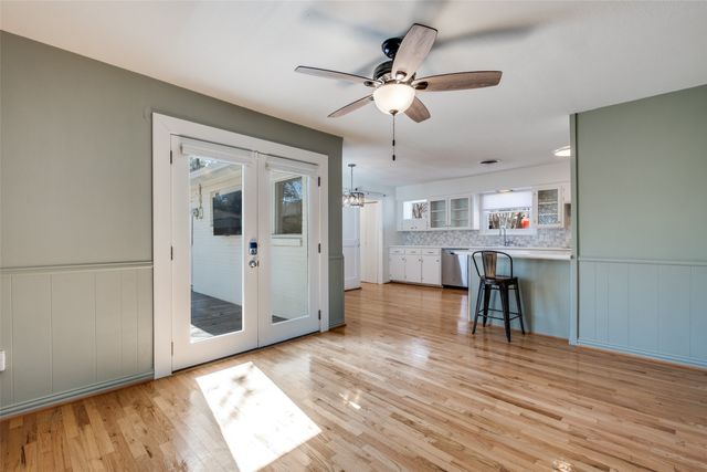 6202 Ravendale Lane, Dallas, TX 75214