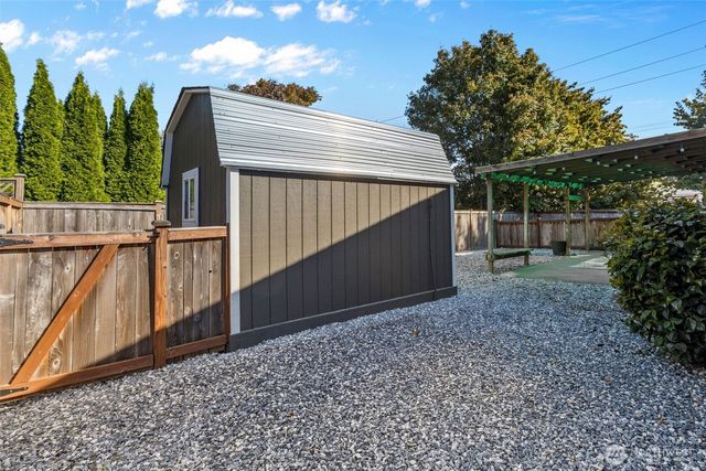 5901 N 37th Street, Tacoma, WA 98407