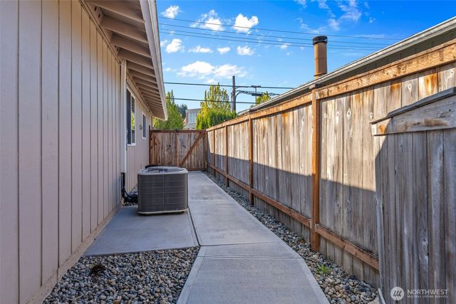 5901 N 37th Street, Tacoma, WA 98407