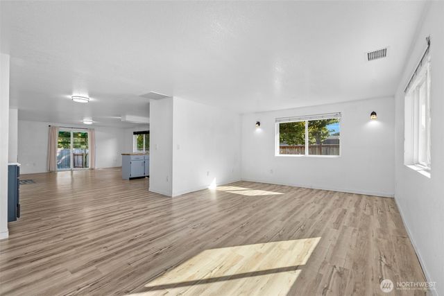 5901 N 37th Street, Tacoma, WA 98407