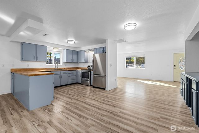 5901 N 37th Street, Tacoma, WA 98407