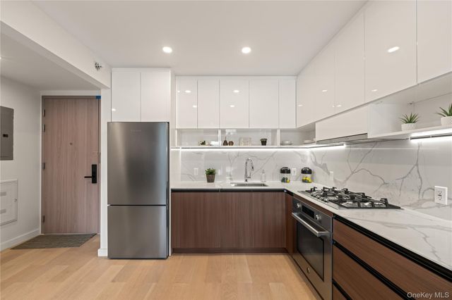 144-49 Northern Boulevard 722, Flushing, NY 11354