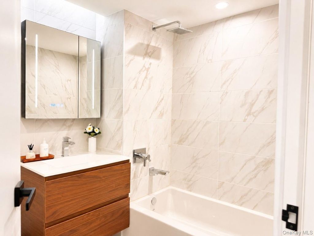 144-49 Northern Boulevard 722, Flushing, NY 11354 — photo 4