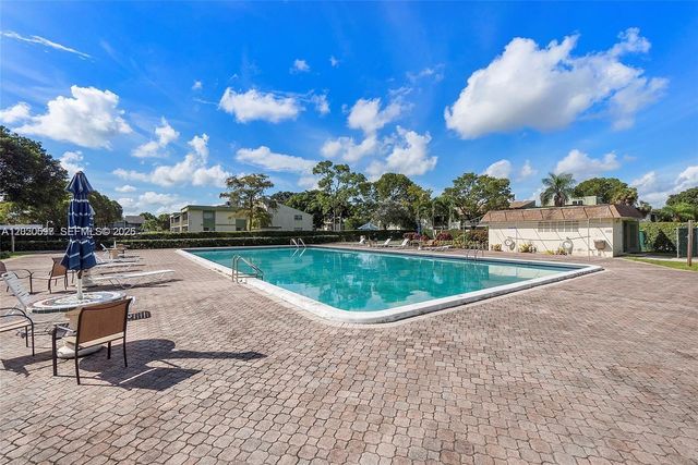 4133 NW 88th Ave 102, Coral Springs, FL 33065