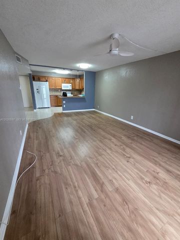 4133 NW 88th Ave 102, Coral Springs, FL 33065