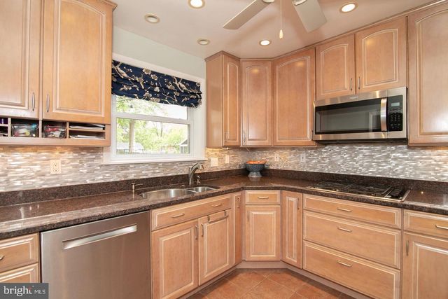 8411 MOREY LN, Alexandria, VA 22308