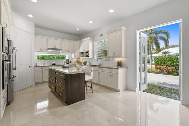 807 Xanadu Place, Jupiter, FL 33477