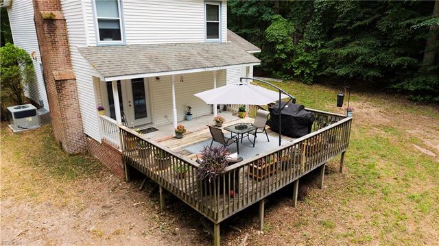 8153 Meandering LN, North, VA 23128