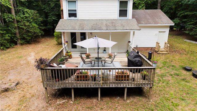 8153 Meandering LN, North, VA 23128