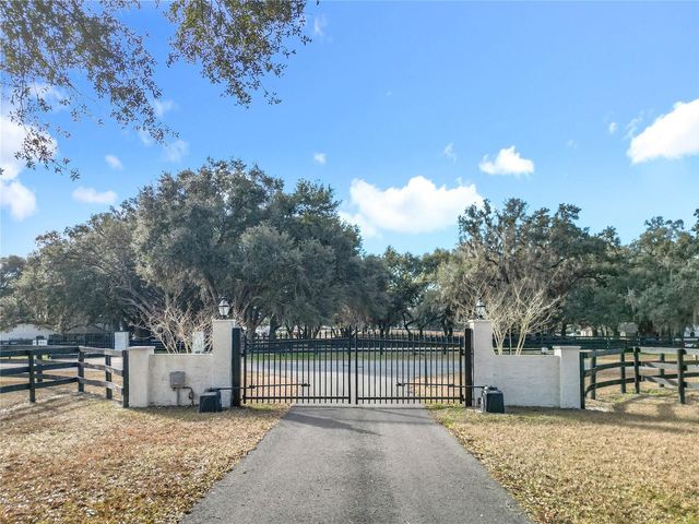 21051 SE 42ND STREET, Morriston, FL 32668